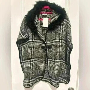 David & Young Onesize Poncho NWOT